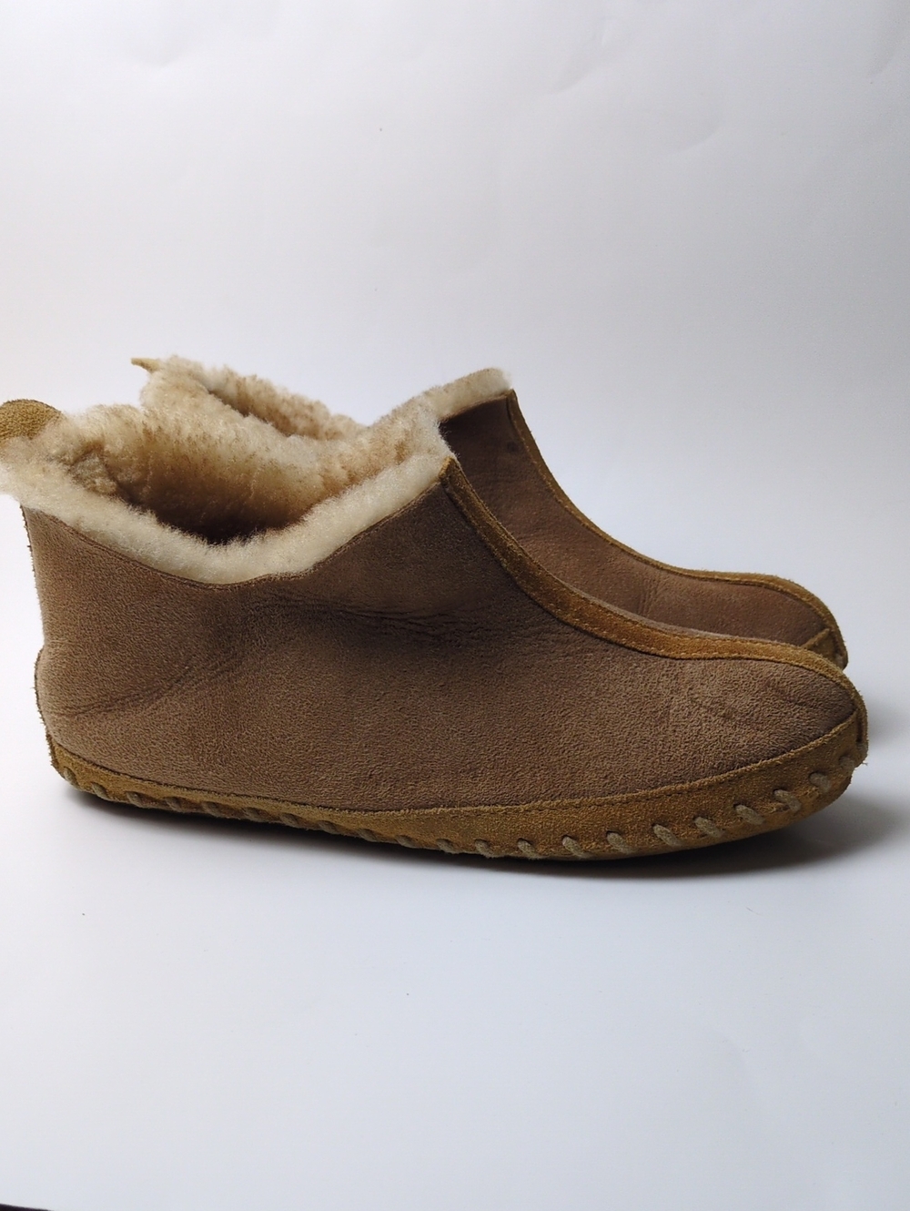 LL Bean Women's Wicked Good Suede Leather Soft Sole Shearling Lined Slippers 9M